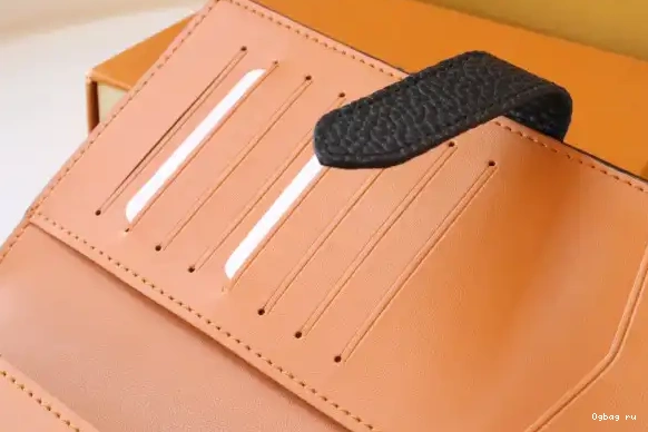 WALLET VERTICAL VUITTON LOUIS 0607